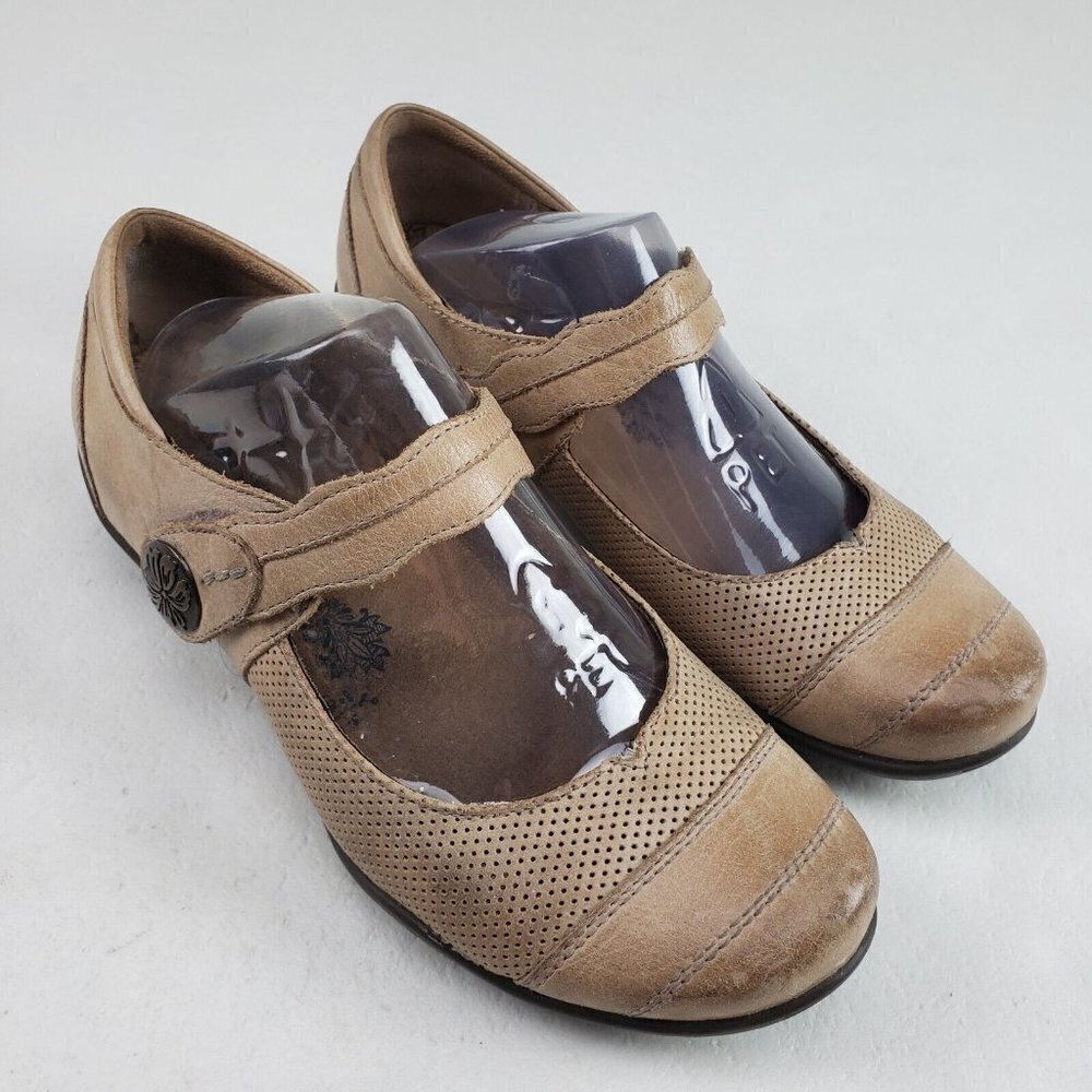 Taos Bravo Mary Jane Shoe Womens 7 Brown Leather Hook & Loop Strap Comfort Flat